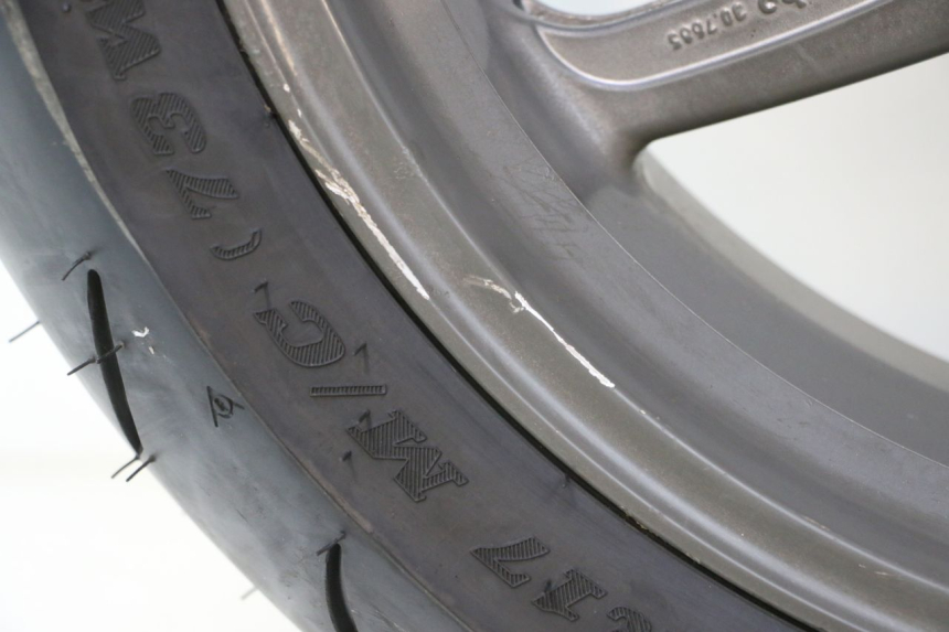 photo de ARO TRASEIRO E PNEU DUCATI SS IE DS CARENEE 1000 (2002 - 2006) - Zoom de qualidade