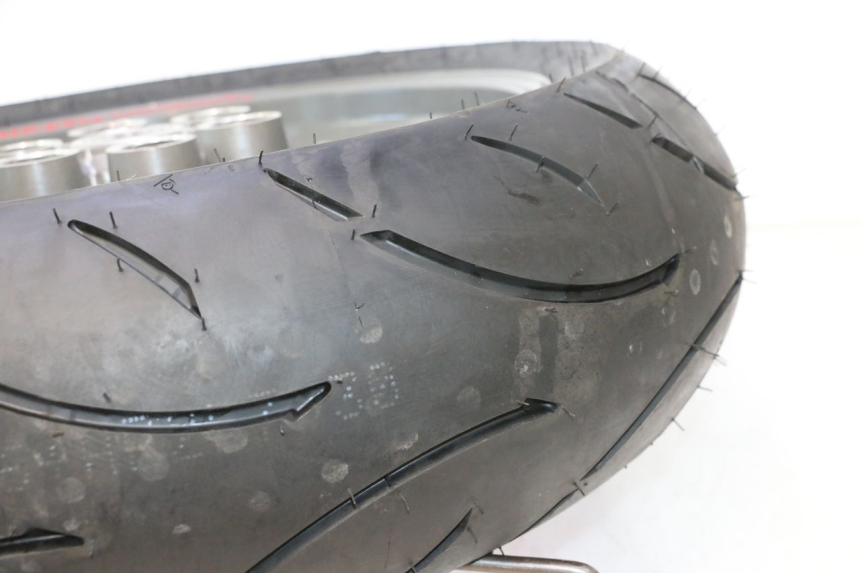photo de ARO TRASEIRO E PNEU DUCATI SS IE DS CARENEE 1000 (2002 - 2006) - Pontos de fixação