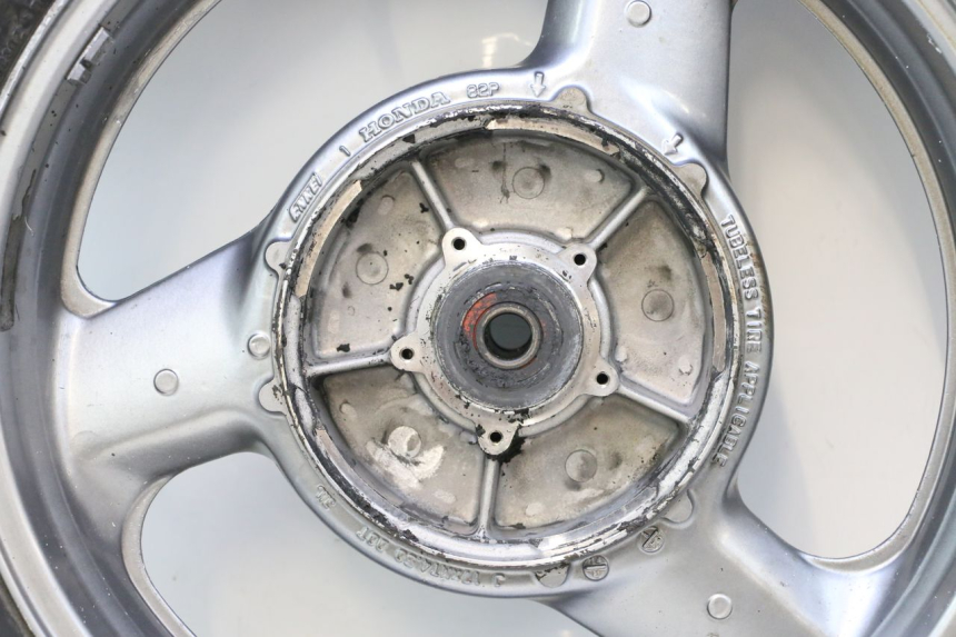 photo de ARO TRASEIRO E PNEU HONDA ST PAN EUROPEAN 1100 (1990 - 2002) - Ângulo alternativo