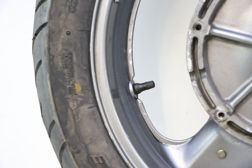 photo de ARO TRASEIRO E PNEU HONDA ST PAN EUROPEAN 1100 (1990 - 2002) - Vista de perfil