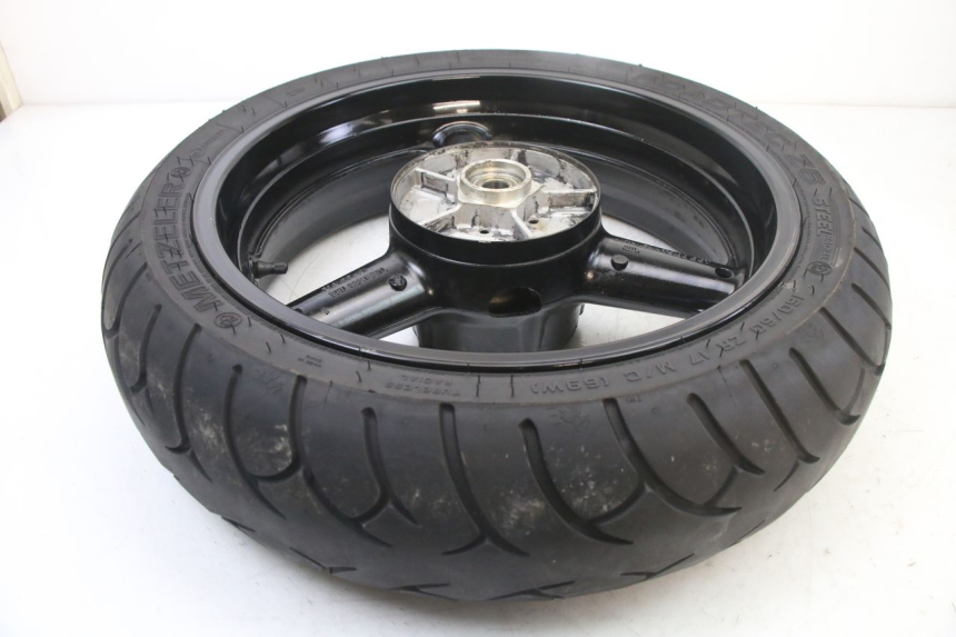 photo de ARO TRASEIRO E PNEU SUZUKI GSX F GSXF 650 (2007 - 2015) - Pontos de fixação