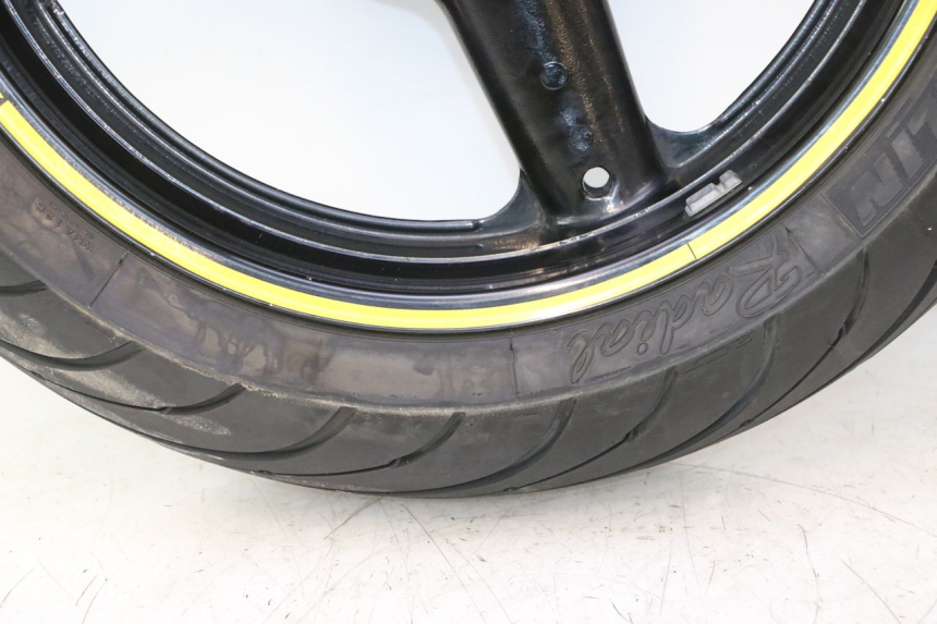 photo de ARO TRASEIRO E PNEU SUZUKI SV S 650 (2003 - 2009) - Detalhes característicos