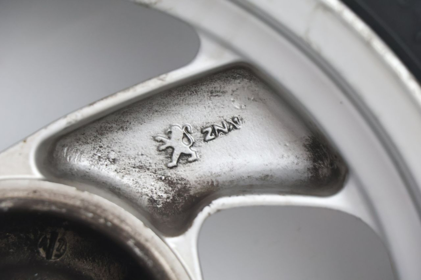 photo de ARO TRASEIRO E PNEU PEUGEOT VIVACITY 50 (2004 - 2009) - Inspeção visual