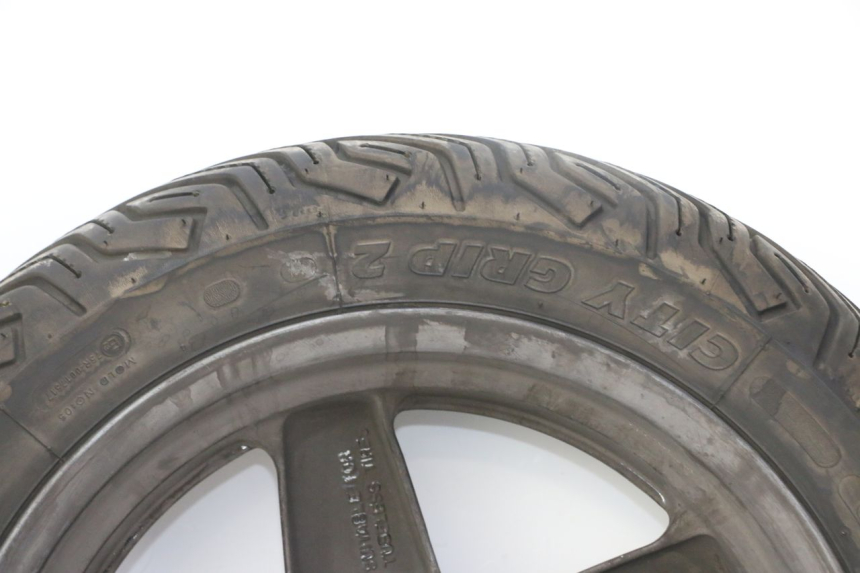 photo de ARO TRASEIRO E PNEU YAMAHA X-MAX XMAX 125 (2010 - 2013) - Vista de perto