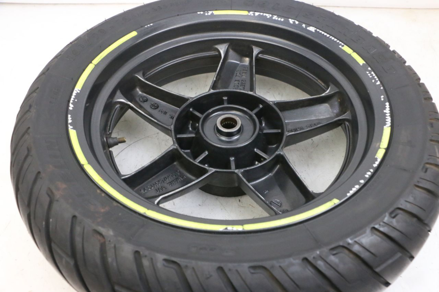 photo de ARO TRASEIRO E PNEU YAMAHA XMAX X-MAX 125 (2006 - 2009) - Outro ângulo de visão