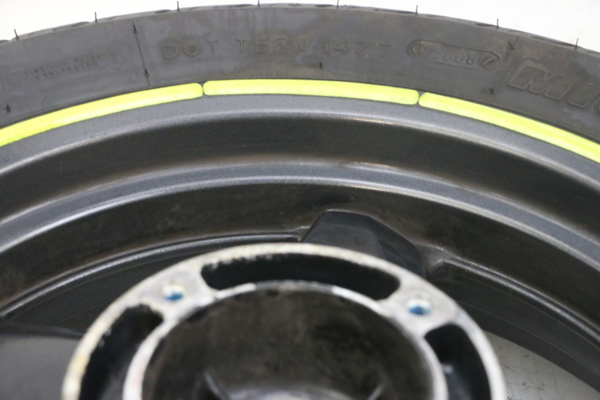 photo de ARO TRASEIRO E PNEU YAMAHA XMAX X-MAX 125 (2006 - 2009) - Pontos de fixação