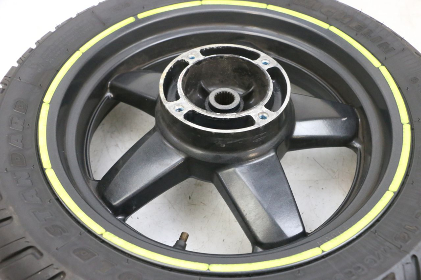 photo de ARO TRASEIRO E PNEU YAMAHA XMAX X-MAX 125 (2006 - 2009) - Estado da superfície