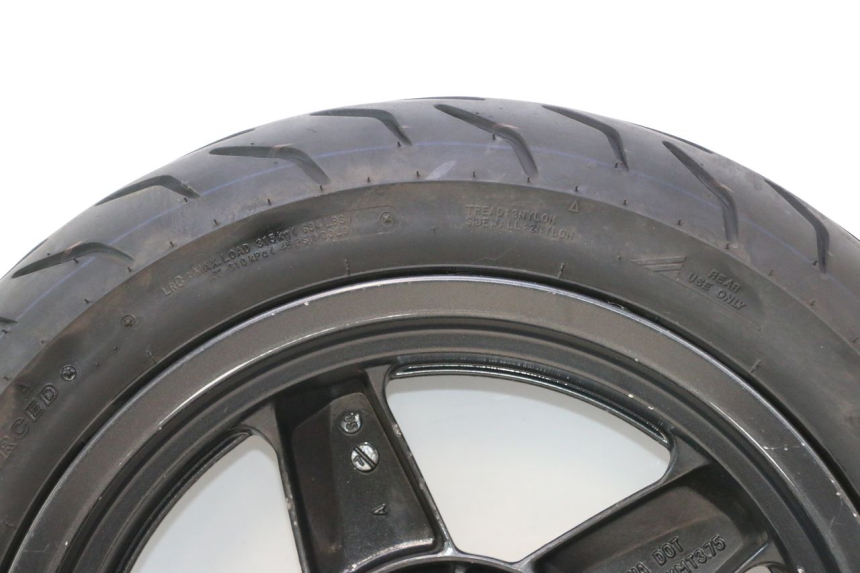 photo de ARO TRASEIRO E PNEU YAMAHA XMAX X-MAX 125 (2006 - 2009) - Vista de perto
