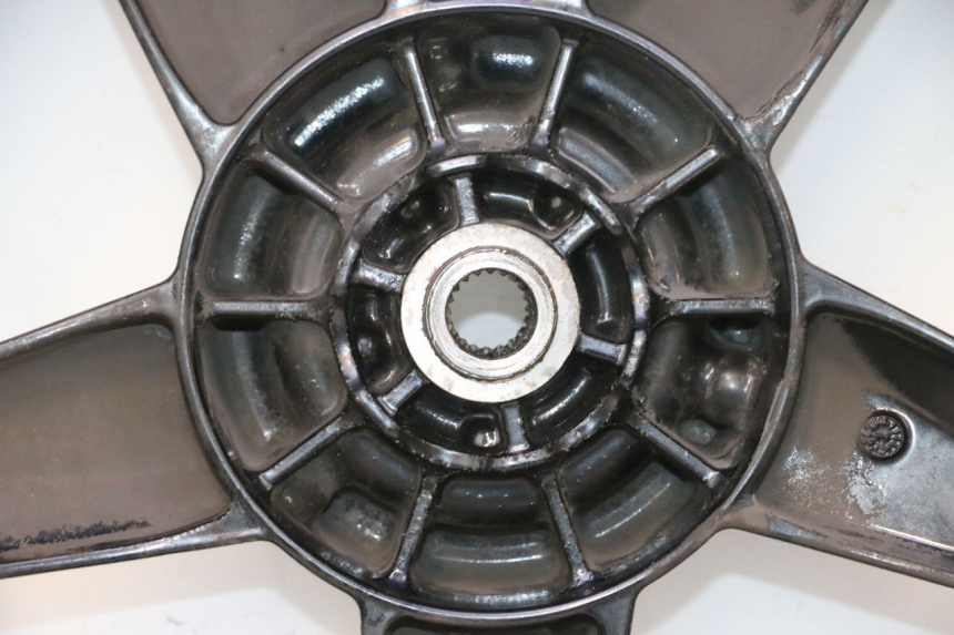 photo de ARO TRASEIRO E PNEU YAMAHA X-MAX XMAX 125 (2010 - 2013) - Ampliação técnica