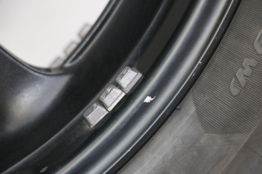 photo de ARO TRASEIRO E PNEU YAMAHA XJ6 ABS 600 (2008 - 2016) - Detalhes característicos