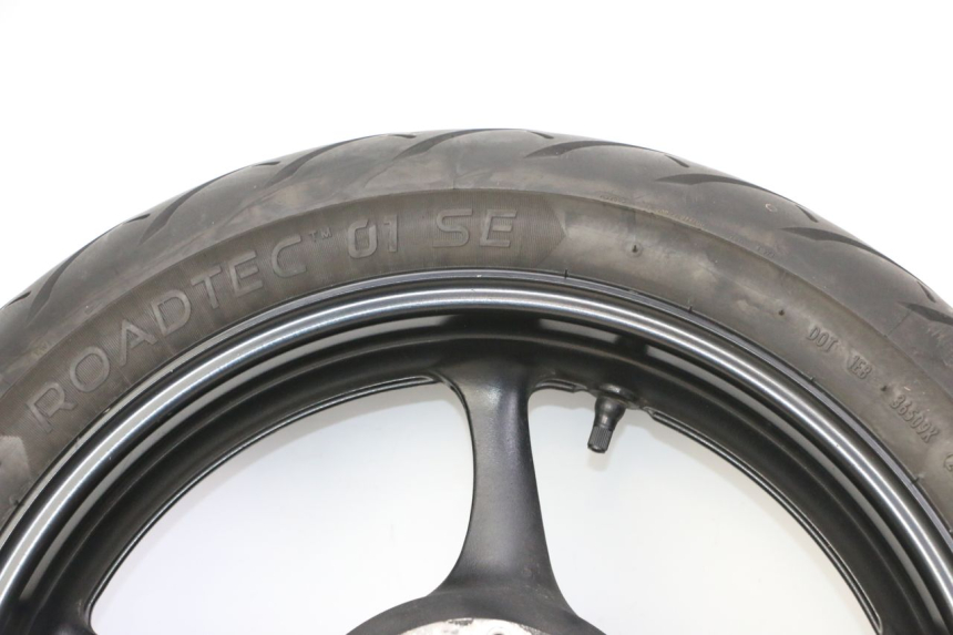 photo de ARO TRASEIRO E PNEU YAMAHA XJ6 ABS 600 (2008 - 2016) - Vista de perto
