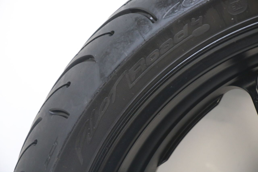 photo de ARO TRASEIRO E PNEU YAMAHA TRACER 7 700 (2020 - 2024) - Detalhes característicos