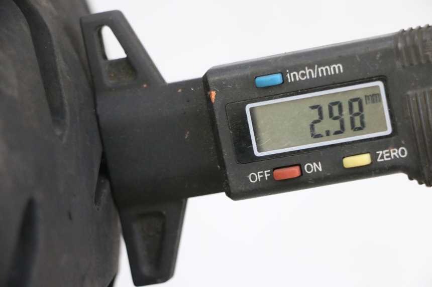 photo de ARO TRASEIRO E PNEU YAMAHA YP MAJESTY 125 (2002 - 2006) - Detalhe da peça