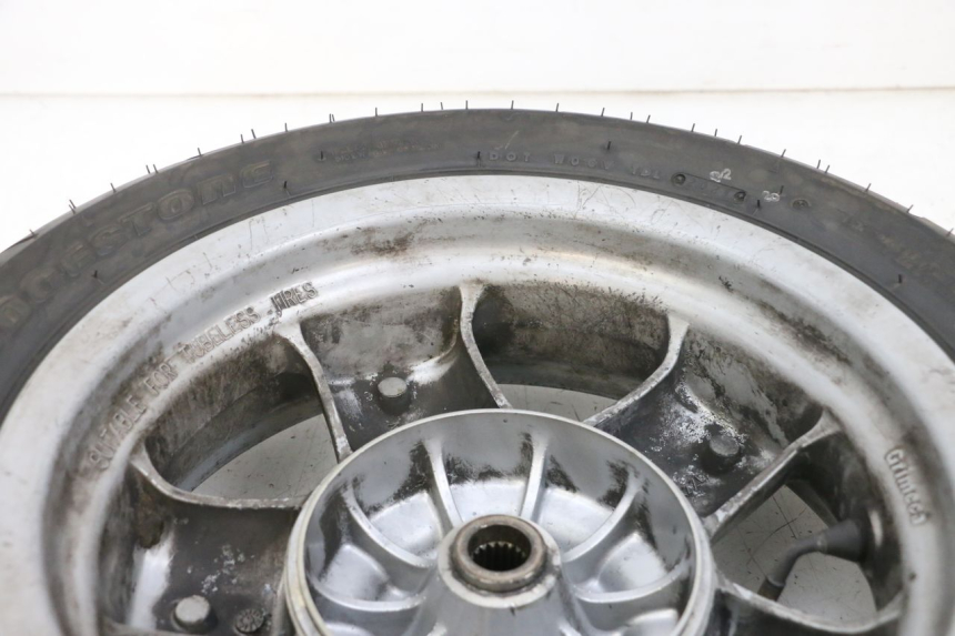 photo de ARO TRASEIRO E PNEU YAMAHA YP MAJESTY 125 (2002 - 2006) - Pontos de fixação