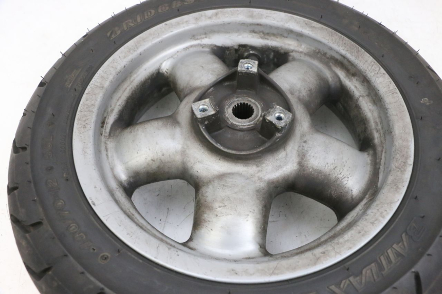 photo de ARO TRASEIRO E PNEU YAMAHA YP MAJESTY 125 (2002 - 2006) - Estado da superfície