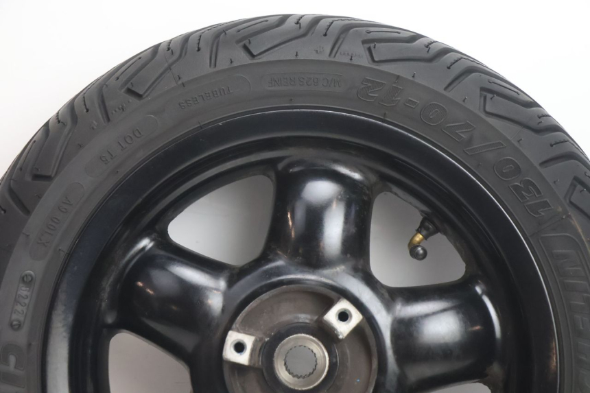 photo de ARO TRASEIRO E PNEU YAMAHA YP MAJESTY 125 (2002 - 2006) - Detalhe da peça