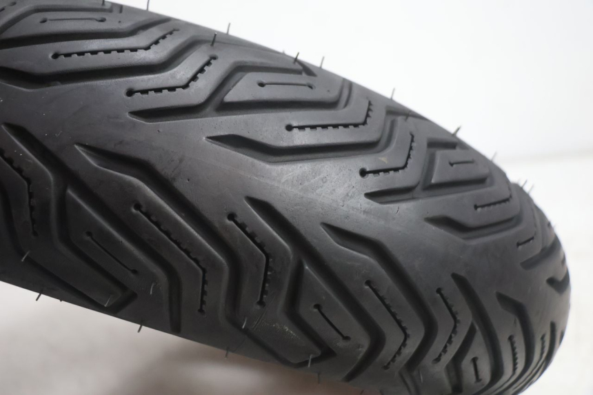 photo de ARO TRASEIRO E PNEU YAMAHA YP MAJESTY 125 (2002 - 2006) - Vista de perfil