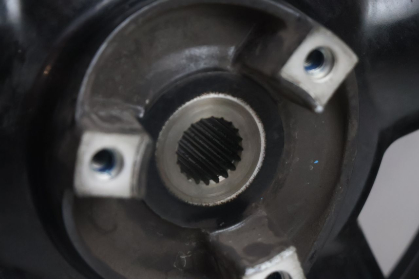 photo de ARO TRASEIRO E PNEU YAMAHA YP MAJESTY 125 (2002 - 2006) - Ampliação técnica