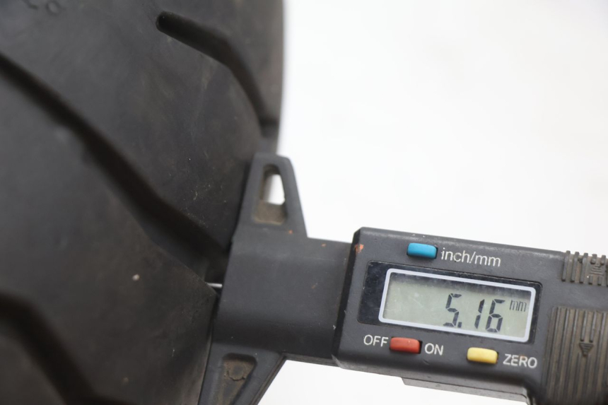 photo de ARO TRASEIRO E PNEU YAMAHA YZF R GENESIS 750 (1993 - 1998) - Estrutura - ampliação