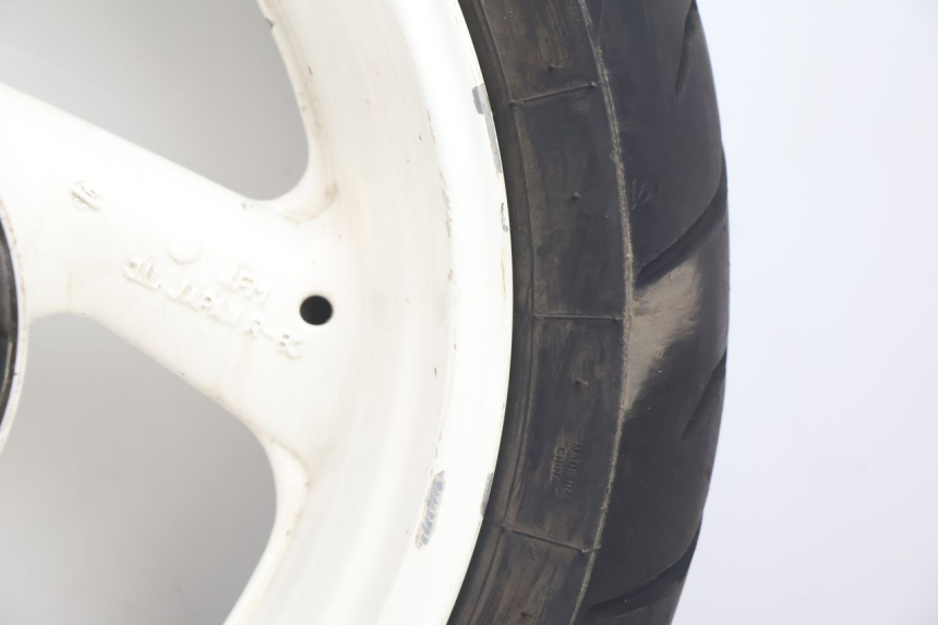 photo de ARO TRASEIRO E PNEU YAMAHA YZF R GENESIS 750 (1993 - 1998) - Peça verificada