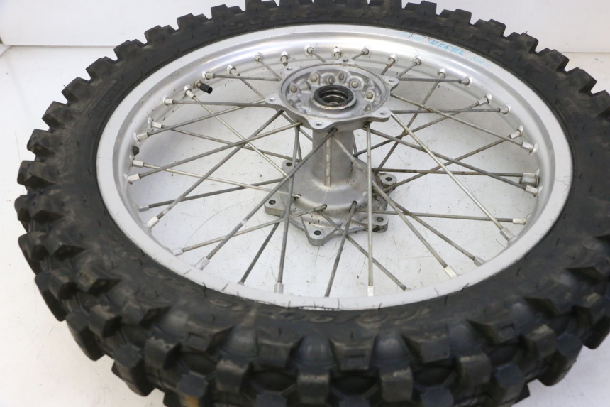 photo de ARO TRASEIRO E PNEU YAMAHA YZF YZ-F 450 (2014 - 2016) - Detalhes característicos