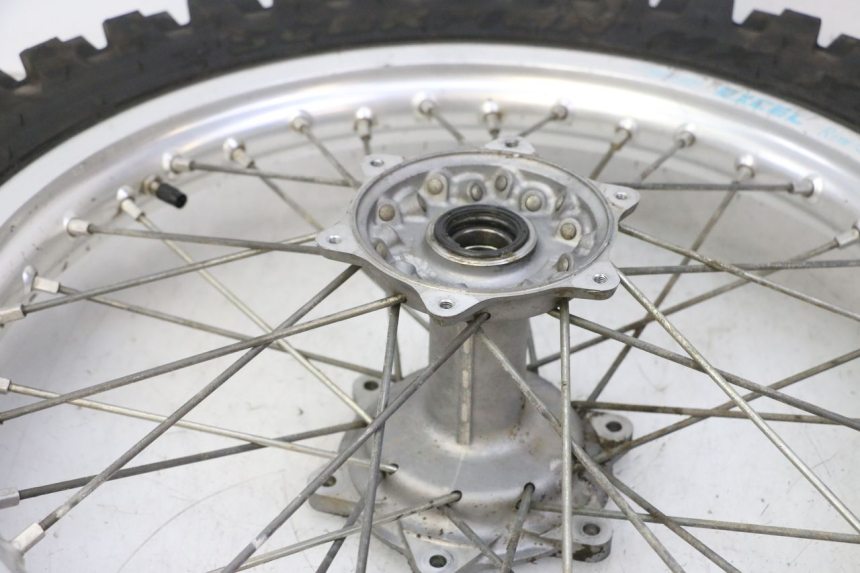 photo de ARO TRASEIRO E PNEU YAMAHA YZF YZ-F 450 (2014 - 2016) - Ampliação dos componentes