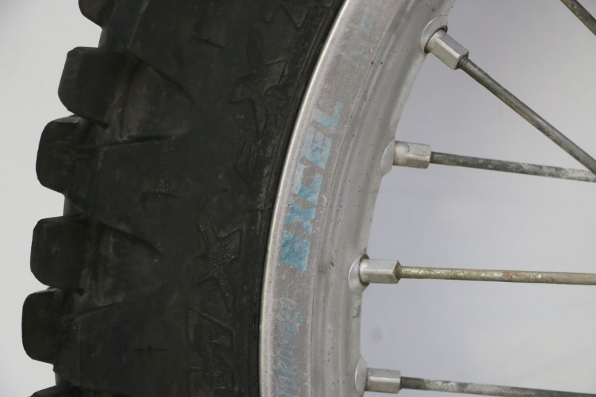 photo de ARO TRASEIRO E PNEU YAMAHA YZF YZ-F 450 (2014 - 2016) - Ângulo alternativo