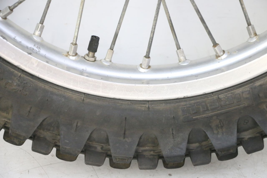 photo de ARO TRASEIRO E PNEU YAMAHA YZF YZ-F 450 (2014 - 2016) - Zoom de qualidade