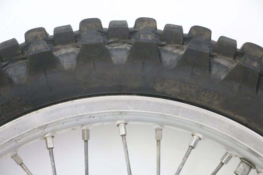 photo de ARO TRASEIRO E PNEU YAMAHA YZF YZ-F 450 (2014 - 2016) - Vista de perfil