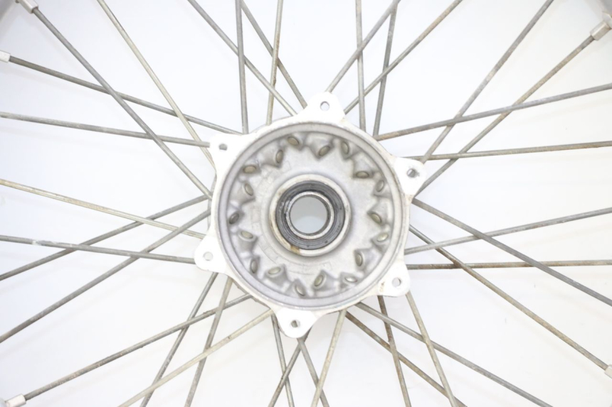 photo de ARO TRASEIRO E PNEU YAMAHA YZF YZ-F 450 (2014 - 2016) - Pontos de fixação