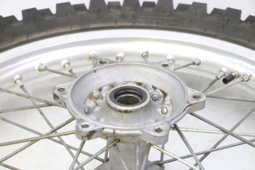 photo de ARO TRASEIRO E PNEU YAMAHA YZF YZ-F 450 (2014 - 2016) - Pontos de fixação