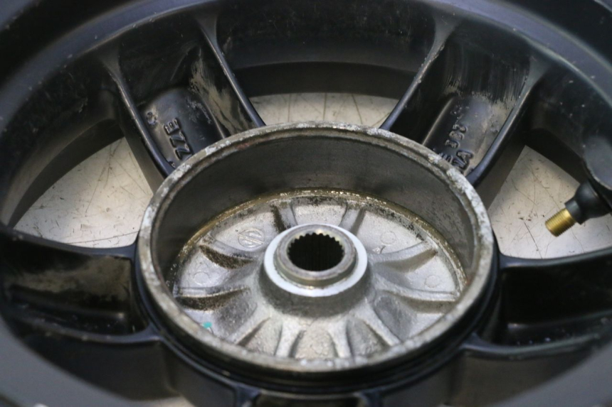 photo de ARO TRASEIRO E PNEU PIAGGIO ZIP 4T 50 (2018 - 2020) - Ampliação dos componentes