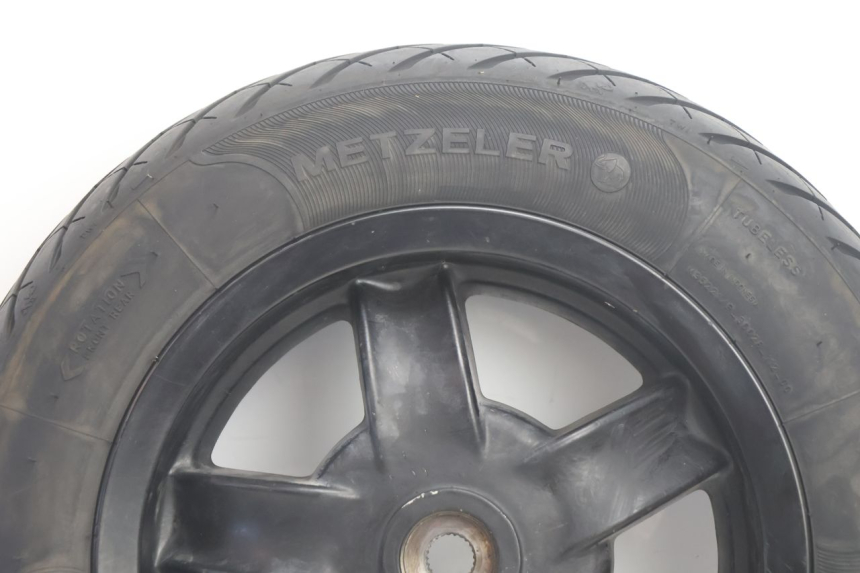 photo de ARO TRASEIRO E PNEU PIAGGIO ZIP IGET 4T 50 (2021 - 2023) - Detalhe da peça