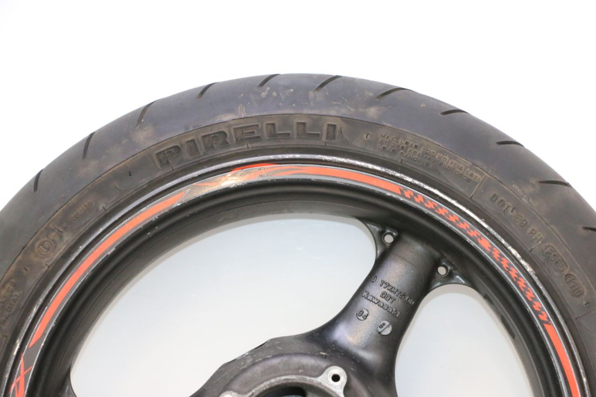 photo de ARO TRASEIRO E PNEU KAWASAKI ZX-6R ZX6R 600 (1995 - 1997) - Inspeção visual