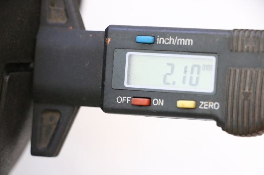 photo de ARO TRASEIRO E PNEU KAWASAKI ZX-6R ZX6R 600 (1995 - 1997) - Zoom do estado de desgaste