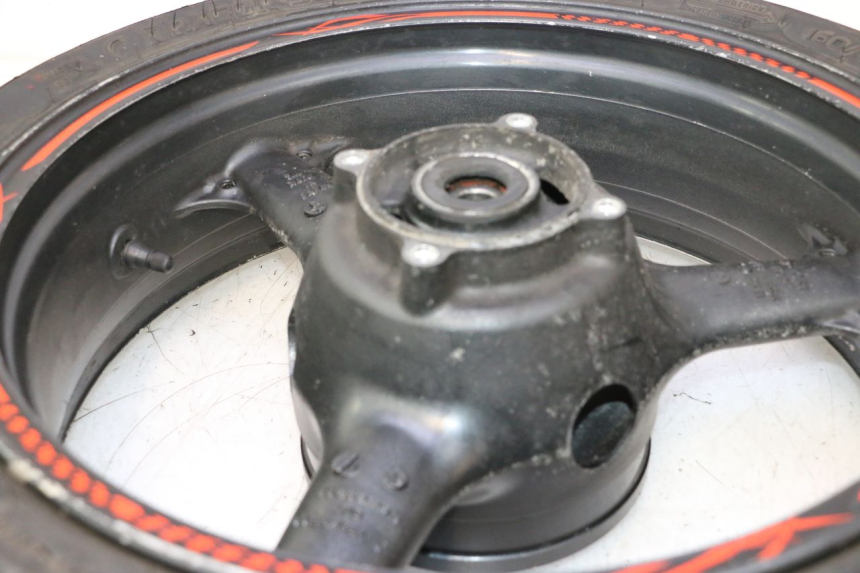 photo de ARO TRASEIRO E PNEU KAWASAKI ZX-6R ZX6R 600 (1995 - 1997) - Pontos de fixação