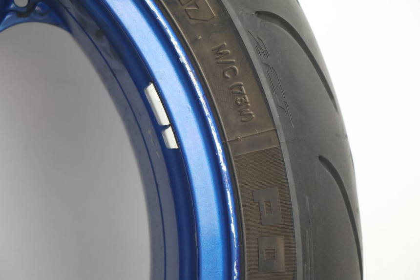 photo de ARO TRASEIRO E PNEU KAWASAKI ZX-6R ZX6R 600 (2000 - 2002) - Pontos de fixação