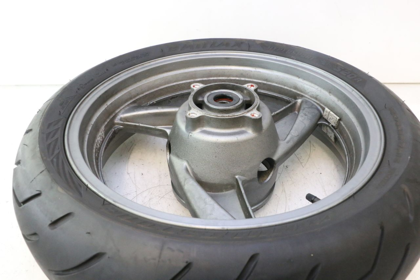 photo de ARO TRASEIRO E PNEU KAWASAKI ZZR 600 (1995 - 2004) - Ampliação dos componentes