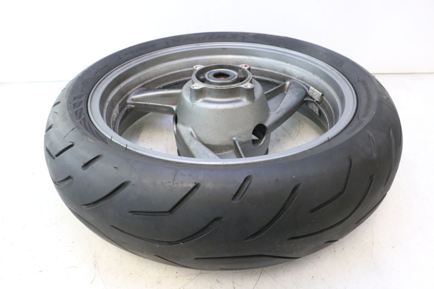 photo de ARO TRASEIRO E PNEU KAWASAKI ZZR 600 (1995 - 2004) - Vista de perto