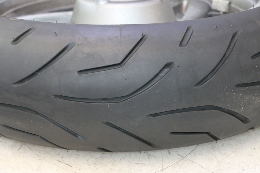 photo de ARO TRASEIRO E PNEU KAWASAKI ZZR 600 (1995 - 2004) - Zoom de qualidade