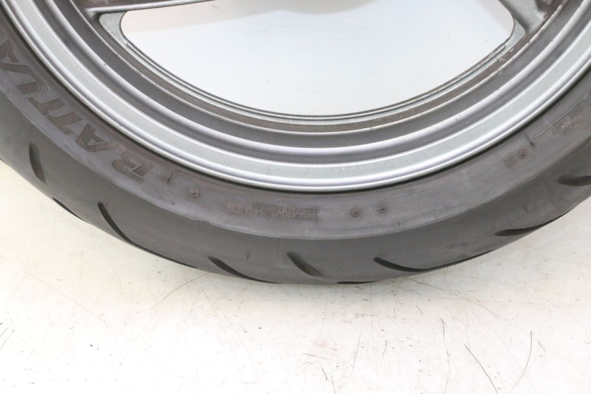 photo de ARO TRASEIRO E PNEU KAWASAKI ZZR 600 (1995 - 2004) - Outro ângulo de visão