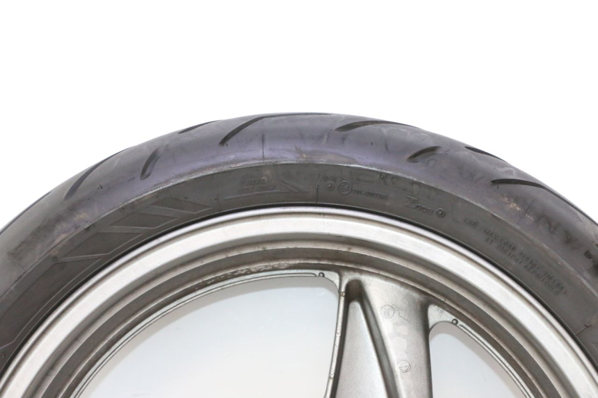photo de ARO TRASEIRO E PNEU KAWASAKI ZZR 600 (1995 - 2004) - Pontos de fixação