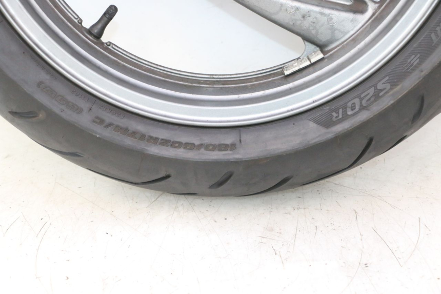 photo de ARO TRASEIRO E PNEU KAWASAKI ZZR 600 (1995 - 2004) - Estado da superfície