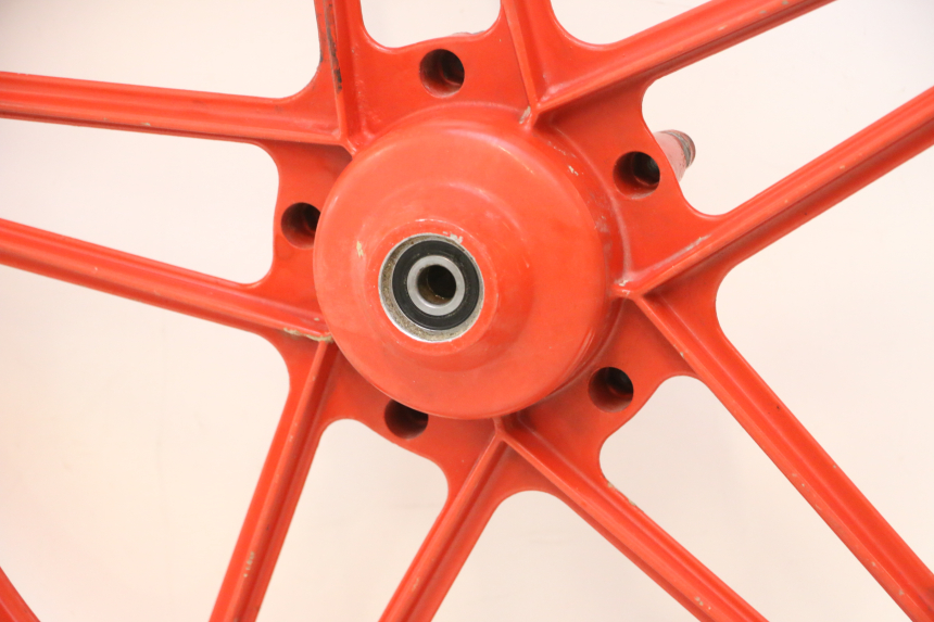 photo de ARO TRASEIRO PEUGEOT 103 SPX CLIP 50 (1989 - 1992) - Detalhe da peça