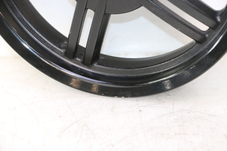 photo de ARO TRASEIRO KYMCO AGILITY CITY 2T 50 (2008 - 2016) - Detalhes característicos