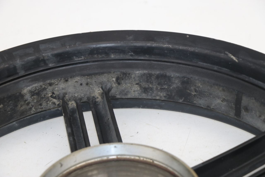 photo de ARO TRASEIRO KYMCO AGILITY CITY 50 (2008 - 2016) - Zoom do estado de desgaste