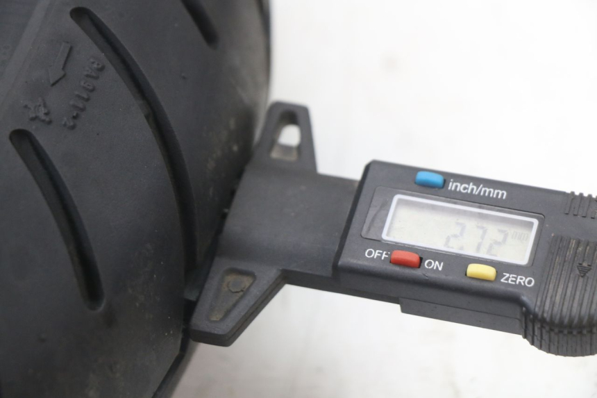 photo de ARO TRASEIRO KYMCO AGILITY PREMIUM 50 (2007 - 2010) - Detalhes característicos