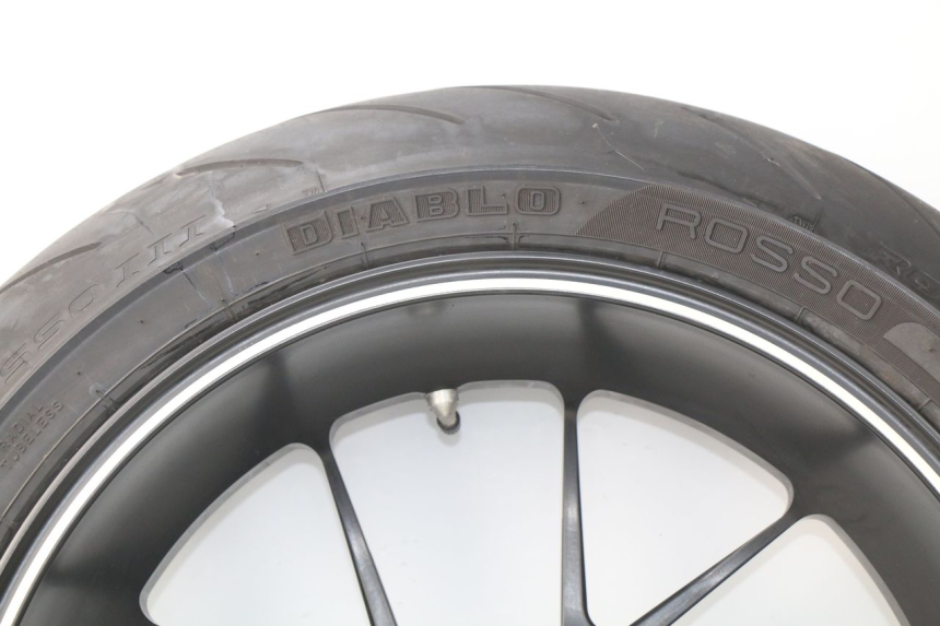 photo de ARO TRASEIRO MV AGUSTA BRUTALE R WALLY 910 (2008 - 2008) - Detalhes característicos