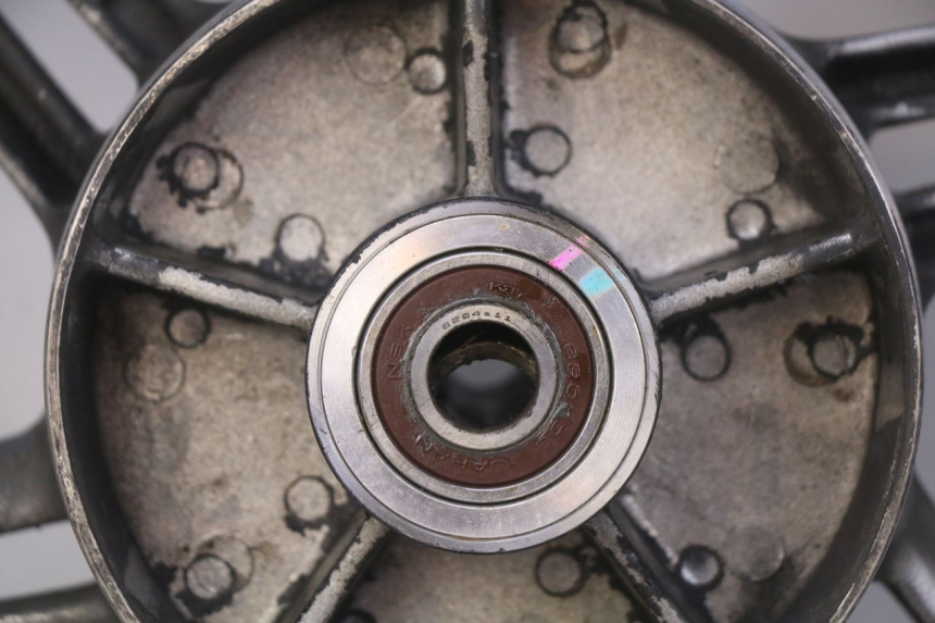 photo de ARO TRASEIRO HONDA CBF 500 (2004 - 2007) - Detalhes característicos