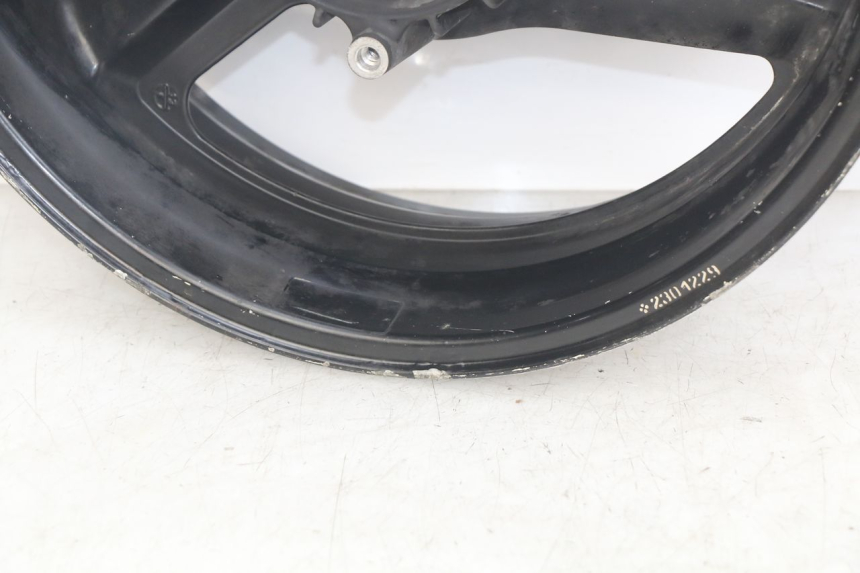 photo de ARO TRASEIRO HONDA CBR F SC25 1000 (1989 - 1992) - Detalhes característicos